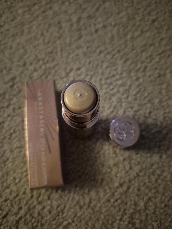 Anastasia Beverly Hills Other - Anastasia Beverly Hills Stick Highlighter Dripping In Gold